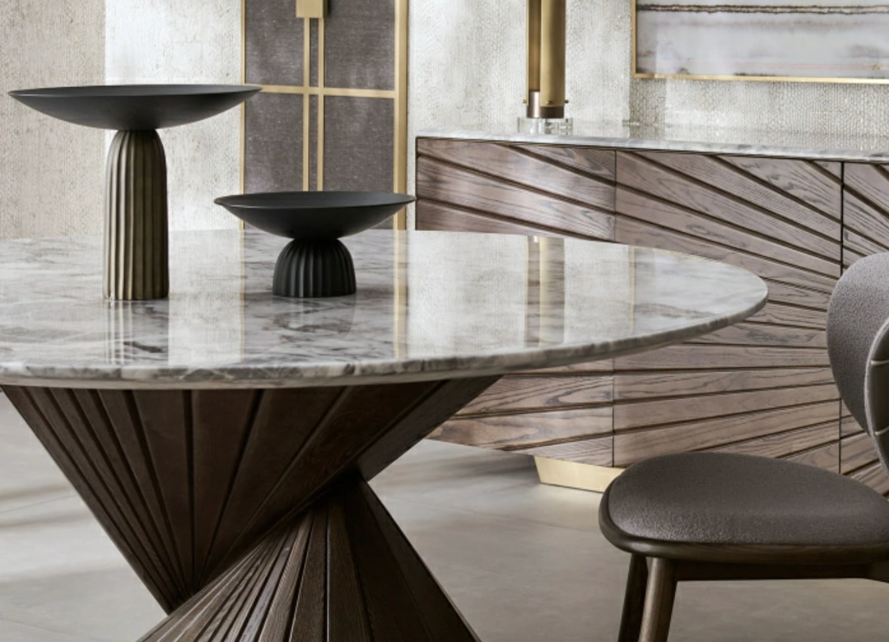 Listrado Round Dining Table