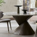 Listrado Round Dining Table