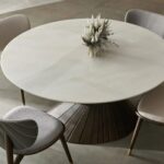 Listrado Round Dining Table